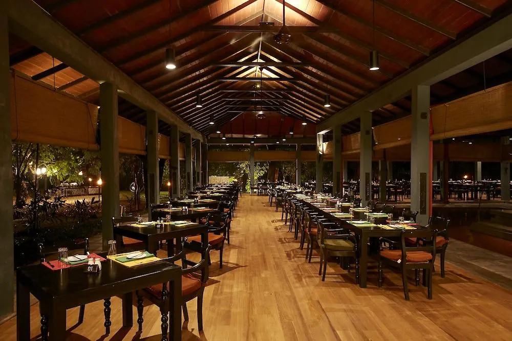 Hotel Sigiriya 5*,