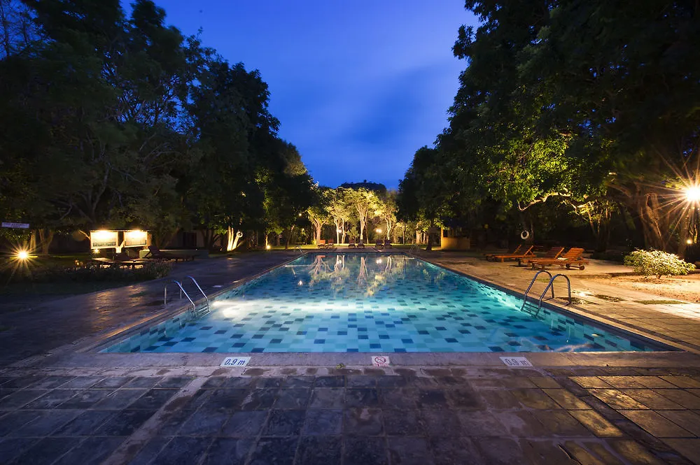 Hotel Sigiriya 5*,